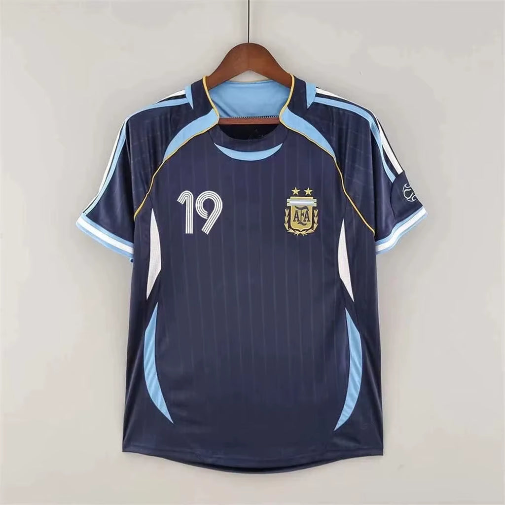 CAMISETA DE ARGENTINA ESTILO RETRO ARGENTINA 2006, TELA TRANSPIRABLE, DE SECADO RAPIDO