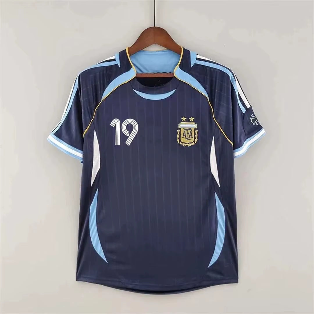 CAMISETA DE ARGENTINA ESTILO RETRO ARGENTINA 2006, TELA TRANSPIRABLE, DE SECADO RAPIDO